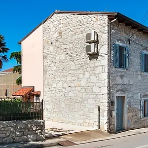 https://casa-san-benussi.in-istria.net
